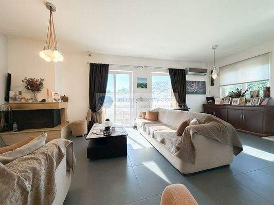 6df672c9b3f04ba6ba6c0692043d66d4-original