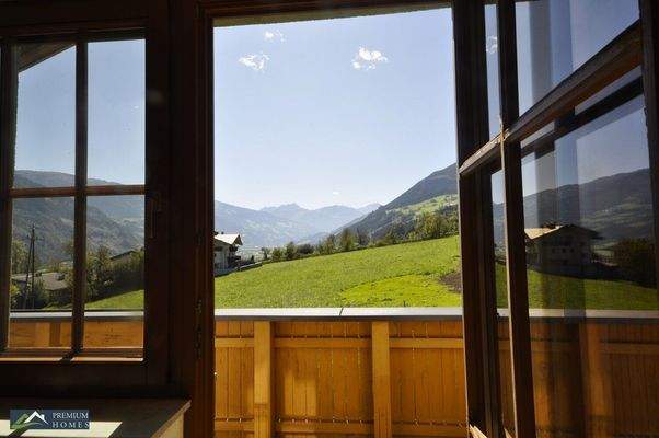 Doppelhaushälfte in Aussichtslage - Zimmer 1 - Südwestbalkon-Aussicht