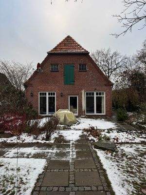 Rückansicht mit Terrasse