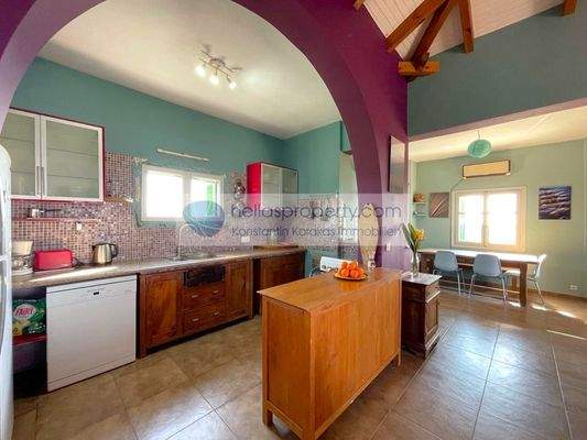 44f93c8120c74fd6b50d13f842b1aab4-original