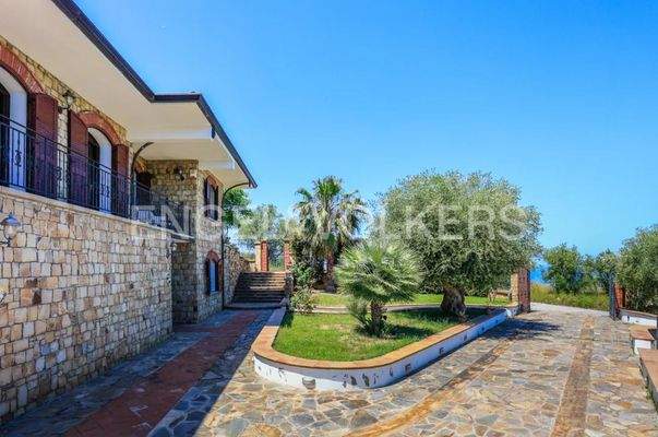 Screenshot 2025-06-11 101840.jpg