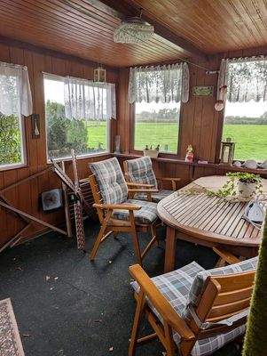 gemütliches Gartenhaus mit schönem Weitblick