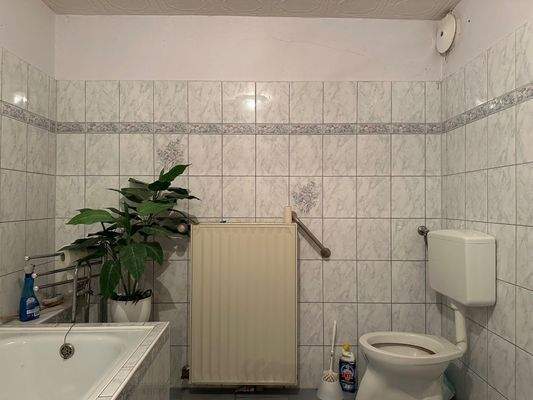 Wannenbad im DG (Anbau)