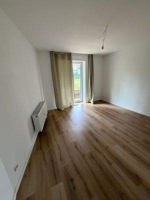 Helle Wohnung mit Terrasse