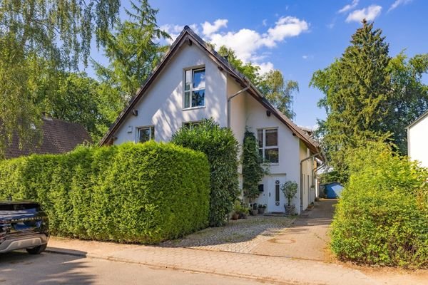 Das vordere Reihenendhaus zeigt, wie dein neues Zuhause aussehen kann