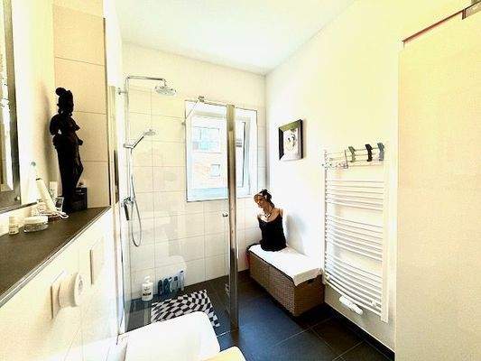 Freundliches Duschbad