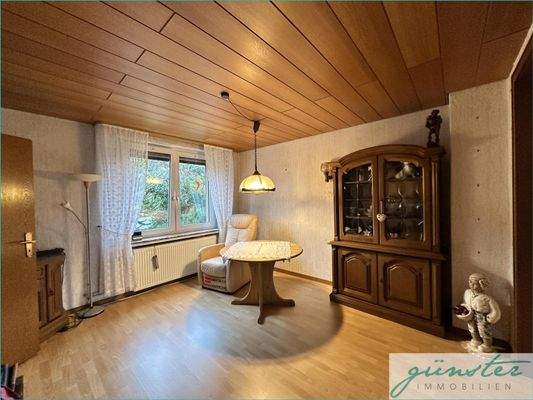 Wohnzimmer/-Esszimmer