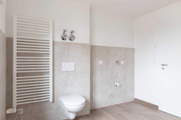 Badezimmer klein Bild 2.jpg