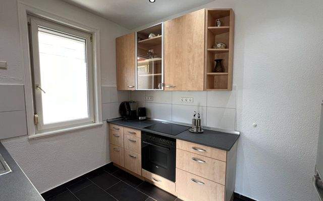 Küche 3 WG Zimmer Stuttgart möbliert Zuffenhausen Wohnen auf zeit bei urbanbnb.jpeg