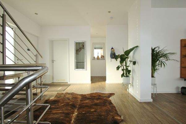 Großzügiger Eingangsbereich im Erdgeschoss