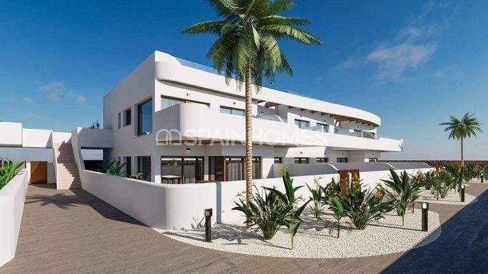 Stylish Golf Apartments in a Complex with Pool in Los Alcázares