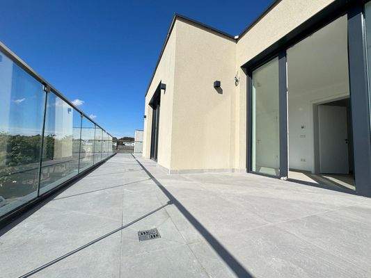 Großzügige Terrasse