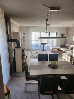 Essplatz in Richtung Wohnzimmer