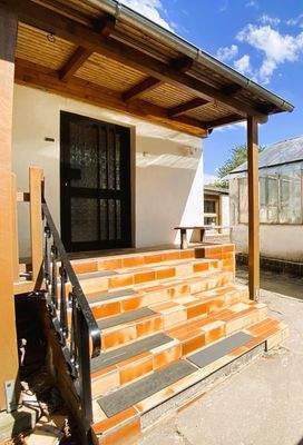 angebauter Hauseingang auf dem Innenhof