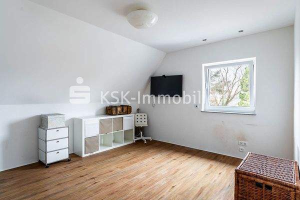 130851 Zimmer Dachgeschoss