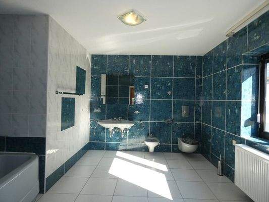 Traumhaft gefliestes Badezimmer