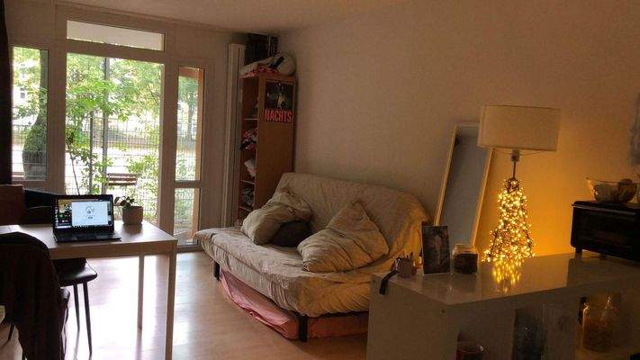 Wohn- und Schlafzimmer 