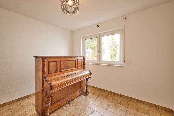 Schlaf-/ Kinderzimmer