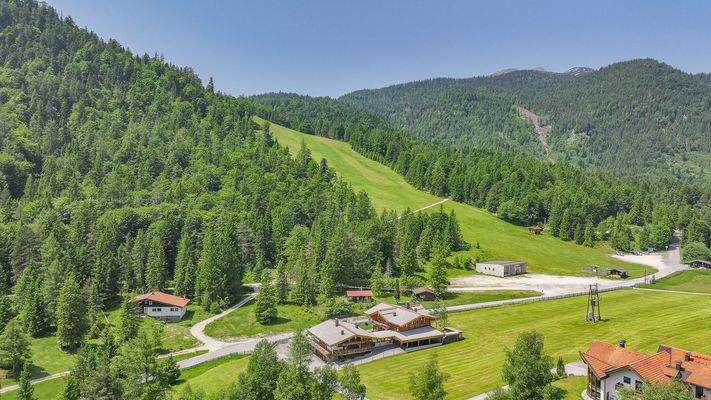 KITZIMMO-Zwei Luxuschalets mit Panoramablick in Top-Ruhelage kaufen - Immobilien Steinberg Tirol.