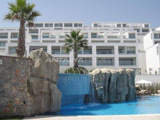 Duplex Sea-View Flat with Communal Pool in Muğla Milas