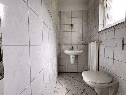 9 - Gäste WC im Obergeschoss.JPEG