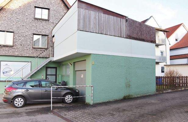 Garagen- und Stellplatzansicht