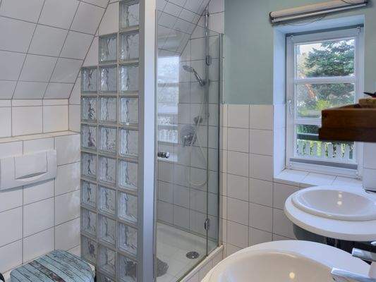 10. Duschbad im OG.jpg