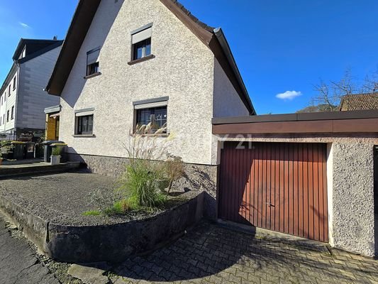 Zum Haus dazugehörige Garage