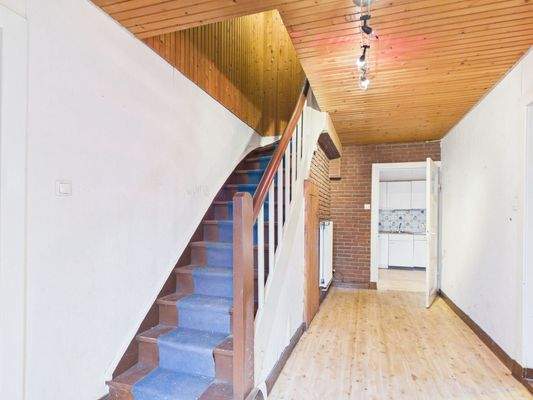 Kossau - Lütt Immobilien  - Eingangsflur 