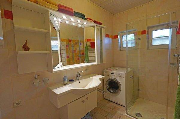 EG - Tageslichtbad mit Dusche