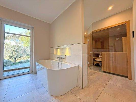 Badewanne und Sauna