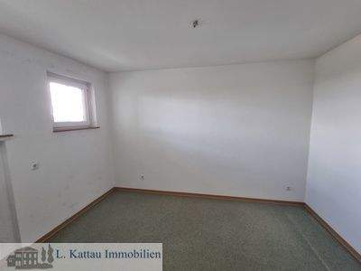 Zimmer mit zwei Fenster