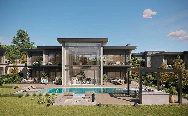 Villas in İstanbul with a Pool and Spacious Garden