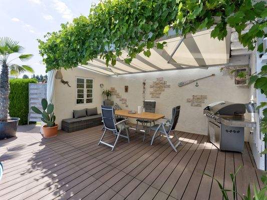 funktionale Sommerküche mit Wasseranschluss