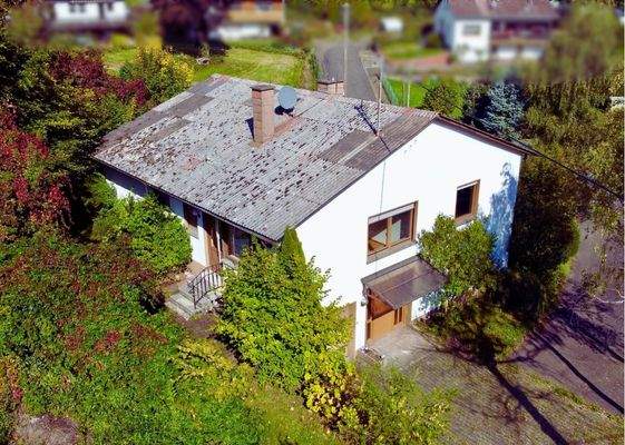 Terrasse und Eingangsbereich