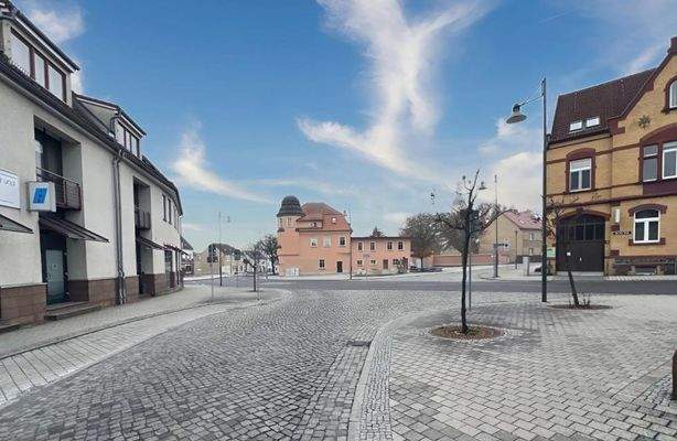 Außenansicht mit Blick auf den Hessmer-Platz.jpg
