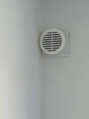 aktive Dunstabluft nach draußen möglich