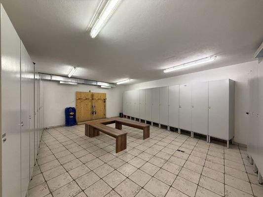 Skikeller mit eigenem Depot und Skischuhheizung