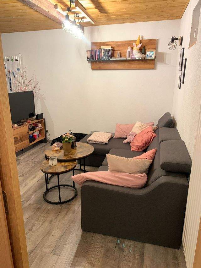Nachmieter für Moderne kleine 2 Raum Wohnung mit Einbauküche Kirchberg ab sofort gesucht - Foto 1