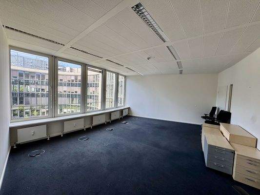 Großes Büro