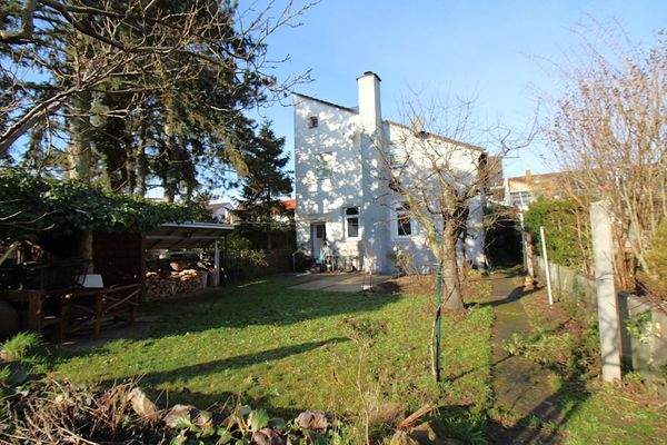 Hinterhaus: Rückansicht und Garten