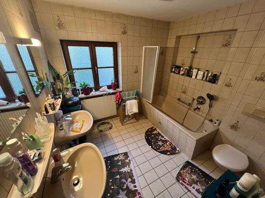 4-Zi.-Mais.-Whg., Bad