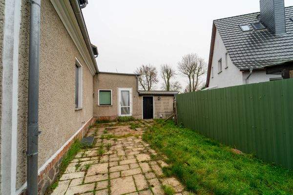 Außenansicht + Garten