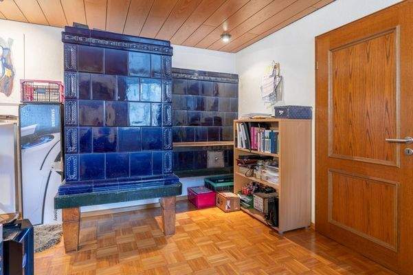 EG - Wohnzimmer mit Kachelofen