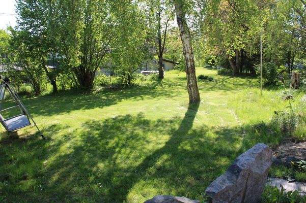 Großer grüner Garten