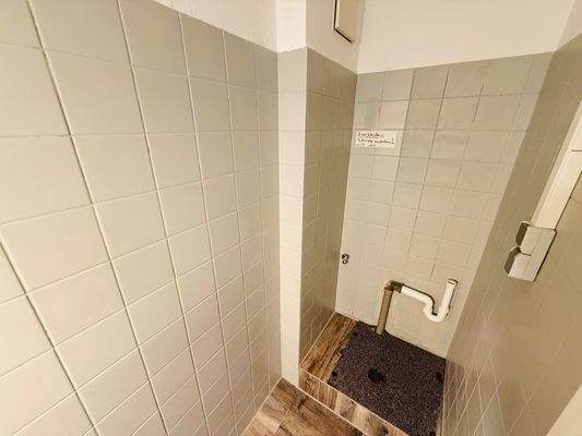 21 Gäste WC:Waschmaschinenstellplatz