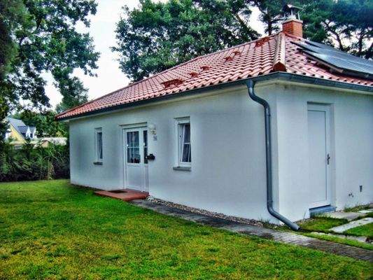 Ansicht mit Haupteingang