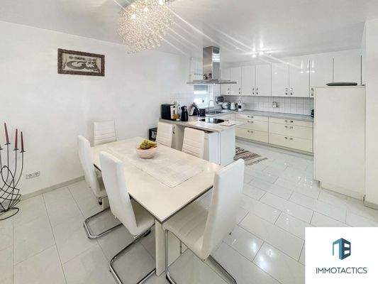 Küche - Essbereich OG