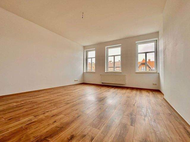 Sanierte 4-Raum-Maisonettewohnung mit Dachterrasse - Photo 2