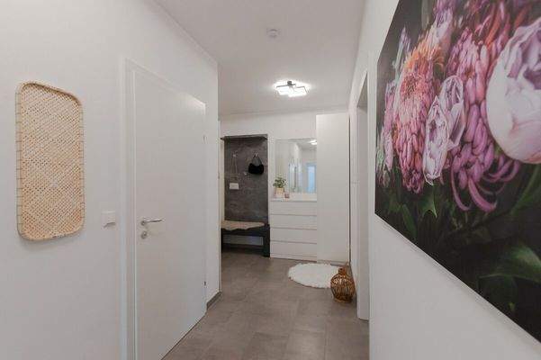 12 ETW Mauthausener Str. Enns Flur 3